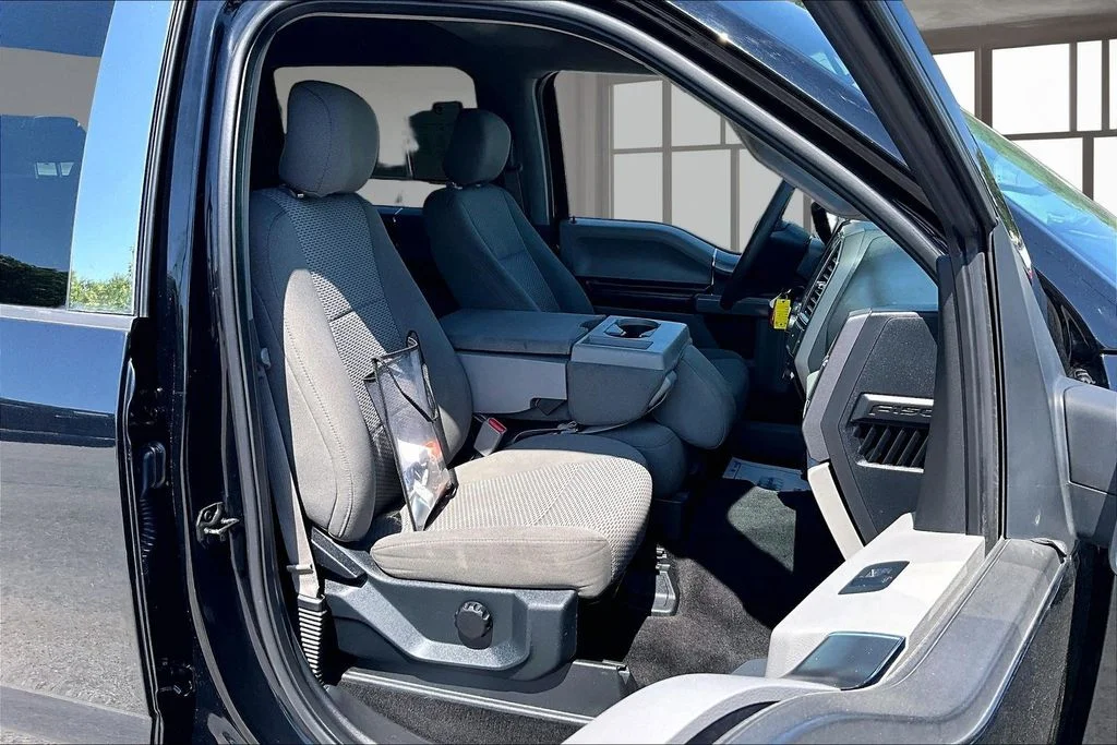 Used 2017 Black Ford XLT image 8