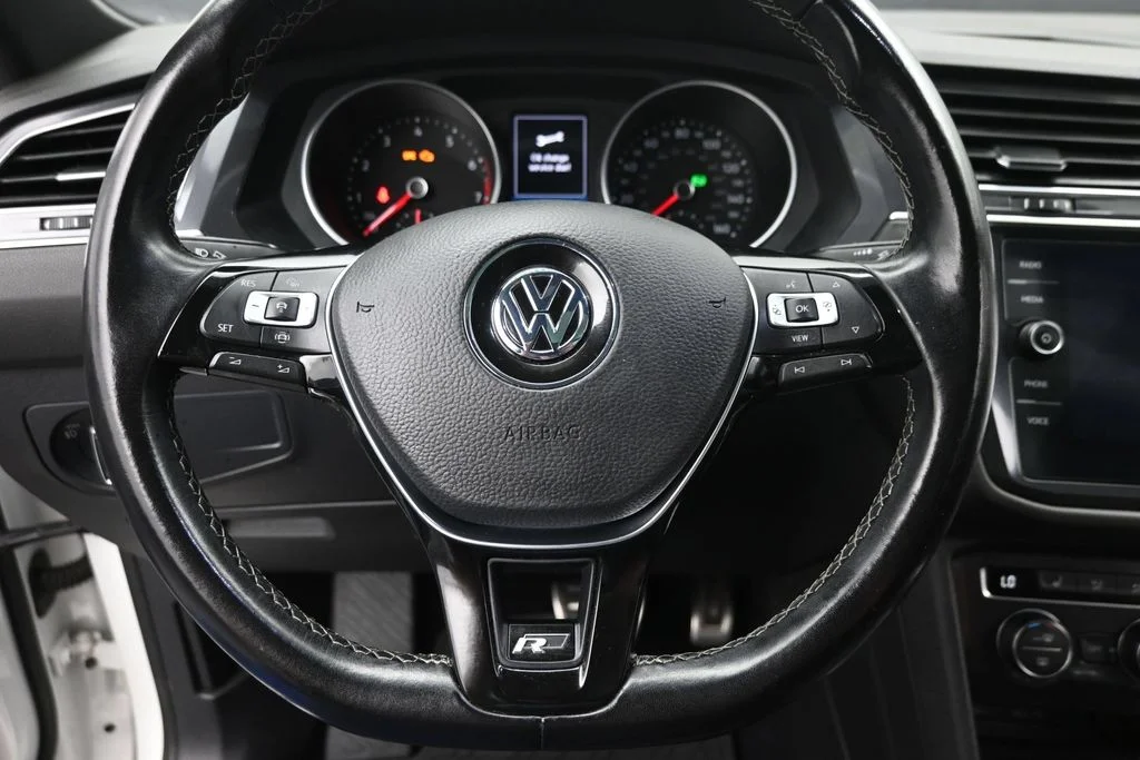Used 2021 White Volkswagen 2.0T SE image 19