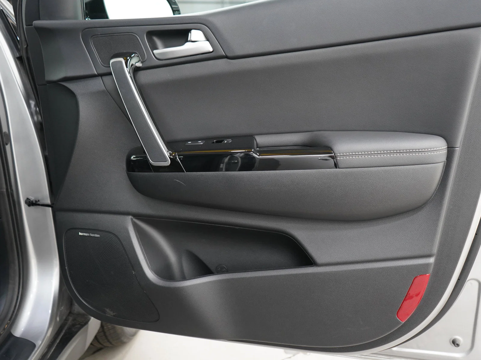 Used 2022 Steel Gray Kia EX AWD Technology Package image 11