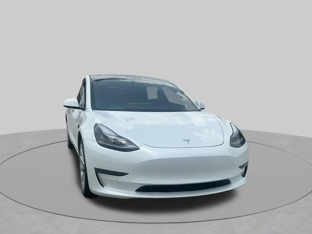 Used 2021  Tesla Standard Range Plus image 15