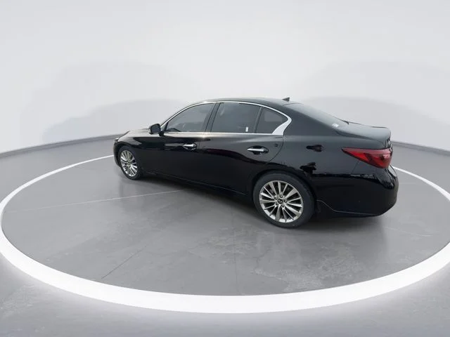 Used 2023 Black INFINITI LUXE image 6