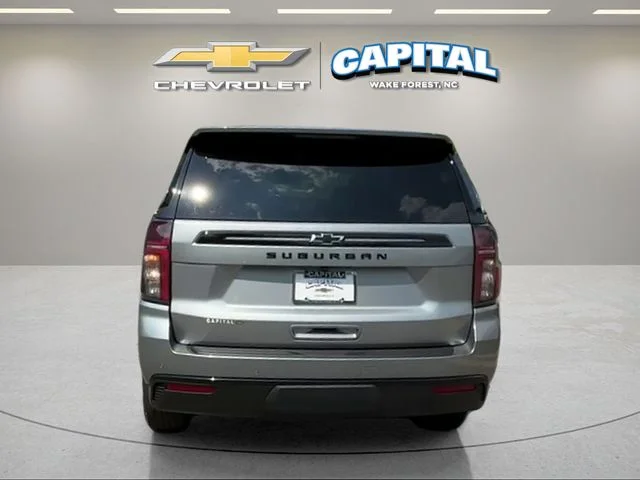 Used 2023 Gray Chevrolet Z71 image 4