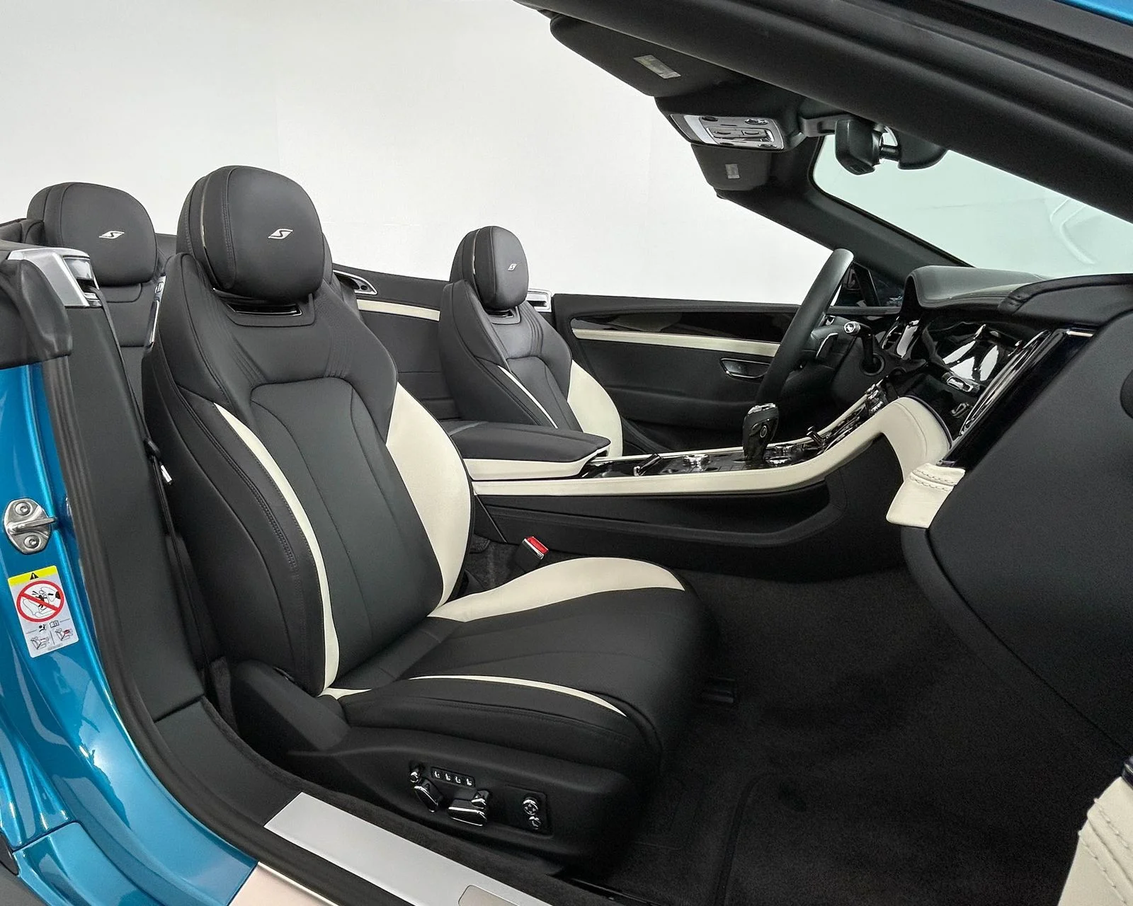 New 2026  Bentley V8 S image 28