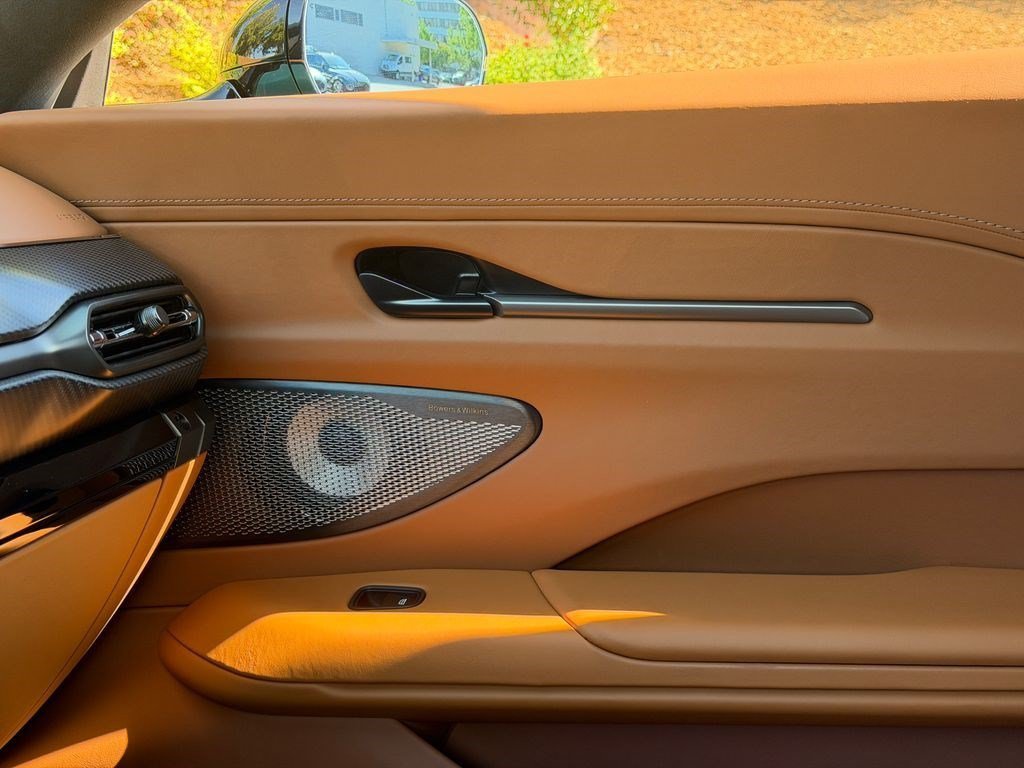 2026 Aston Martin Vantage Base - Photo 35