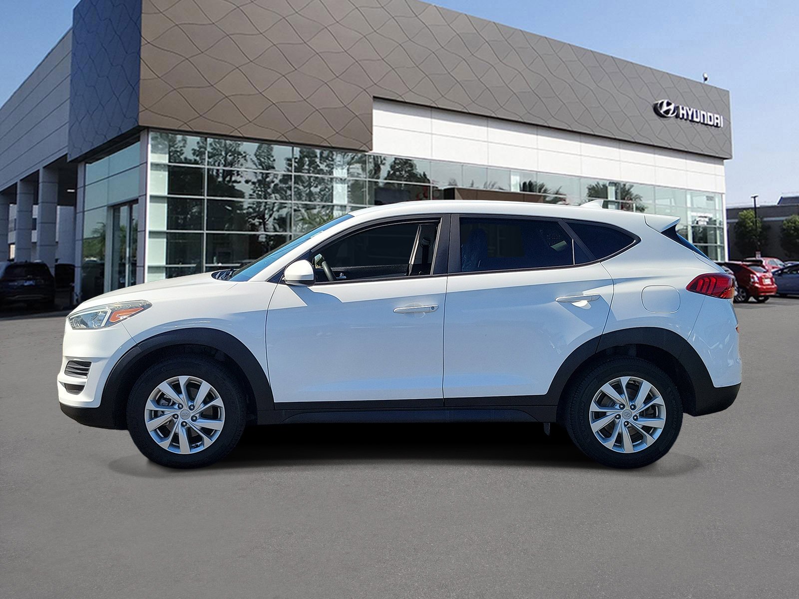 Used 2020 Winter White Hyundai SE image 3