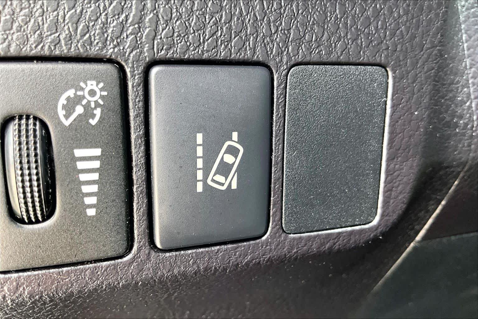 Used 2018 Black Toyota LE image 33