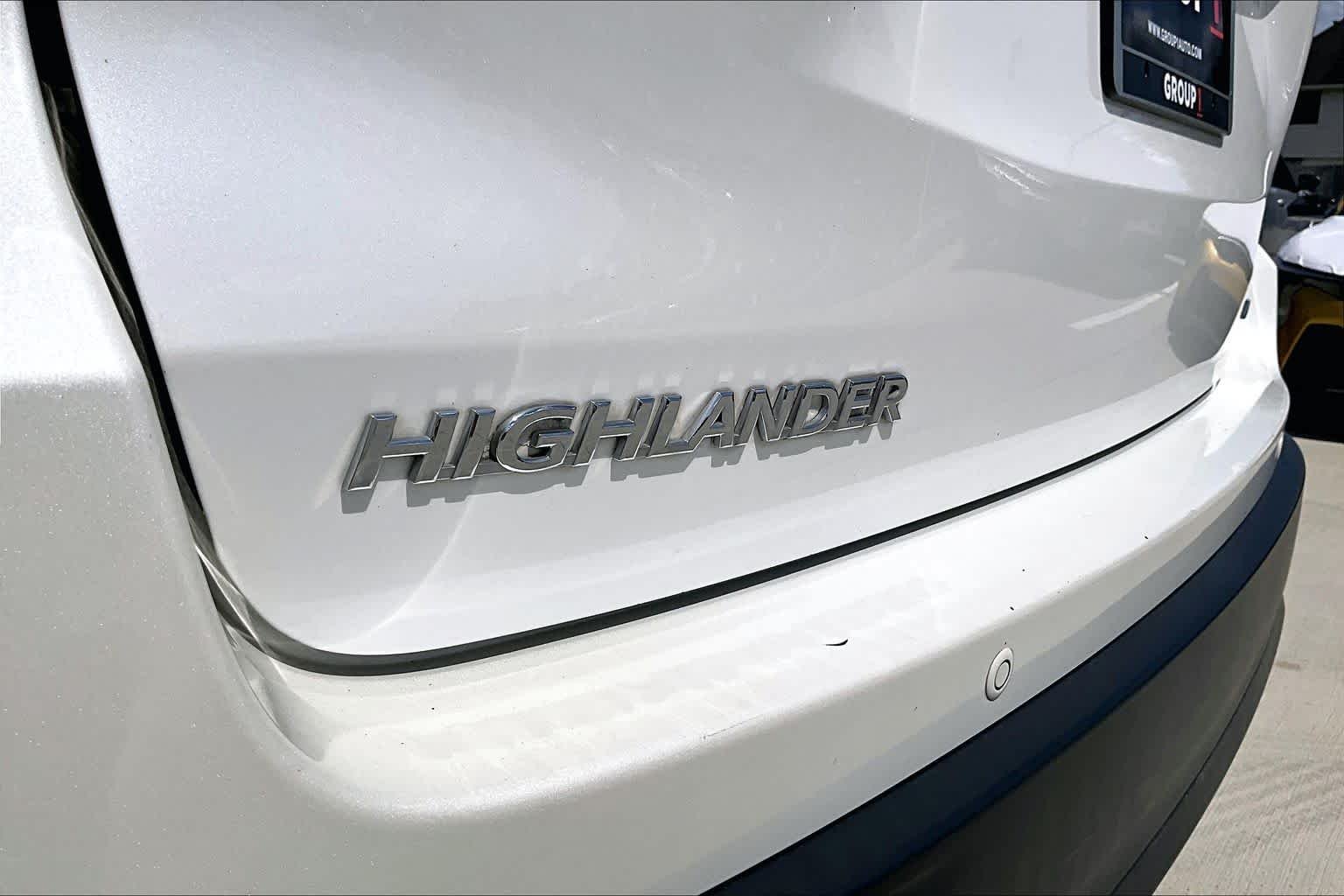 Used 2016 Blizzard Pearl Toyota Limited image 30