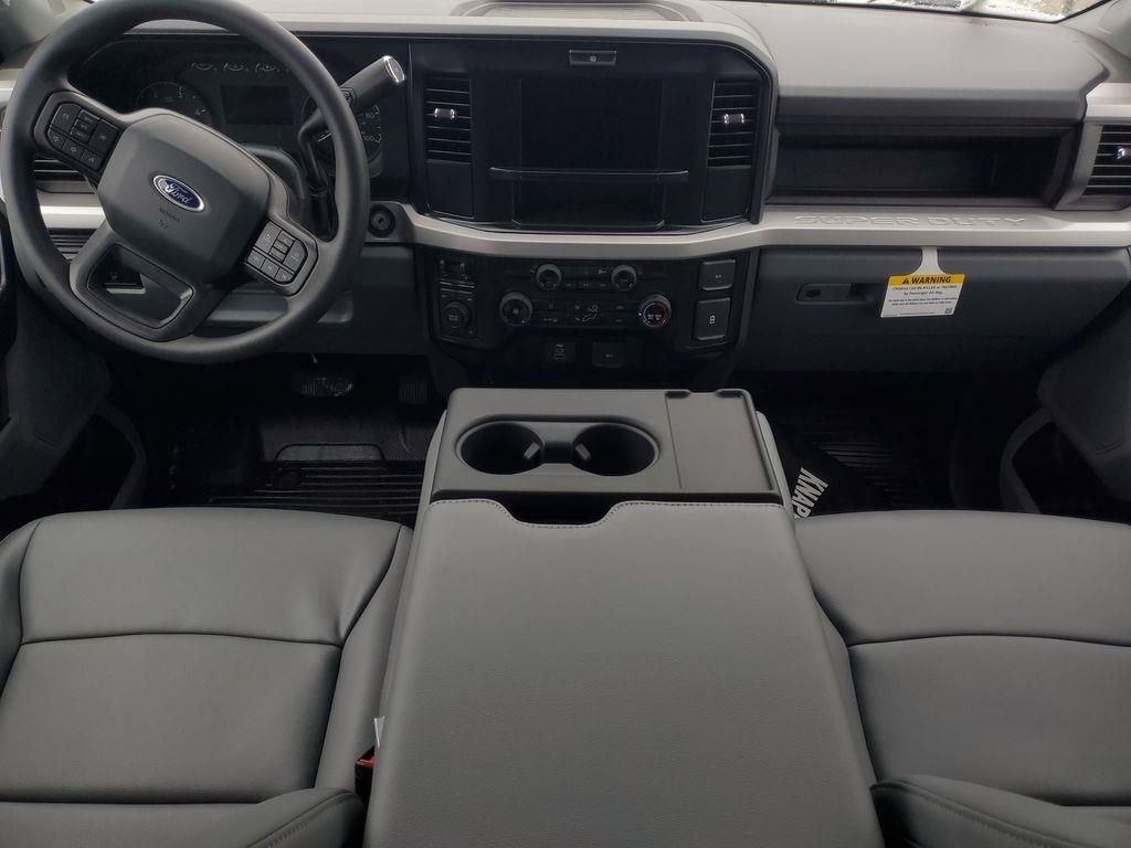 New 2025 Oxford White Ford F-350® XL image 24
