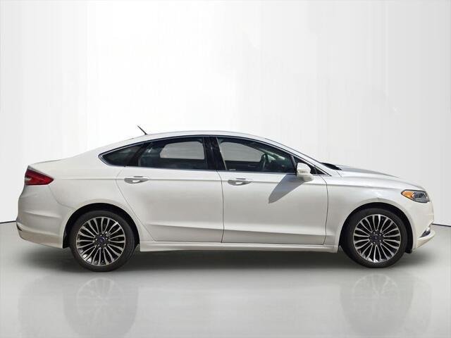 Used 2017 White Platinum Metallic Tri-Coat Ford SE image 6
