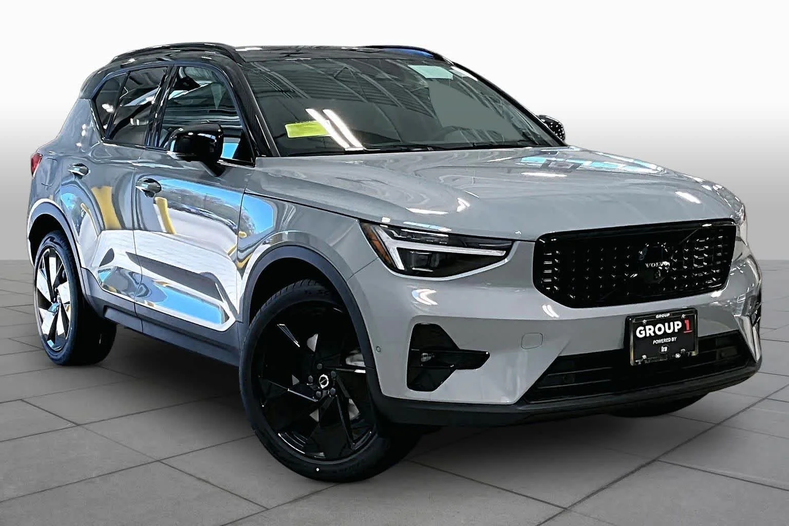 New 2026 VAPOUR GREY Volvo Ultra Black Edition image 17