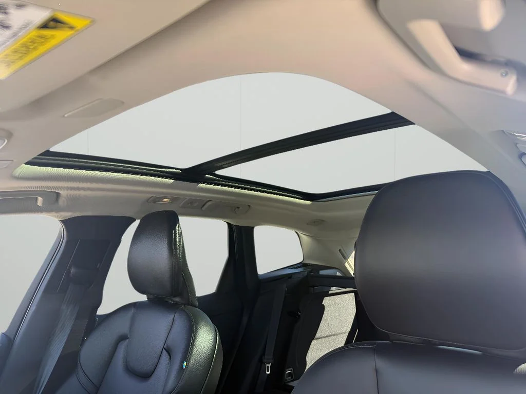 2025 Volvo XC60 Core - Photo 17