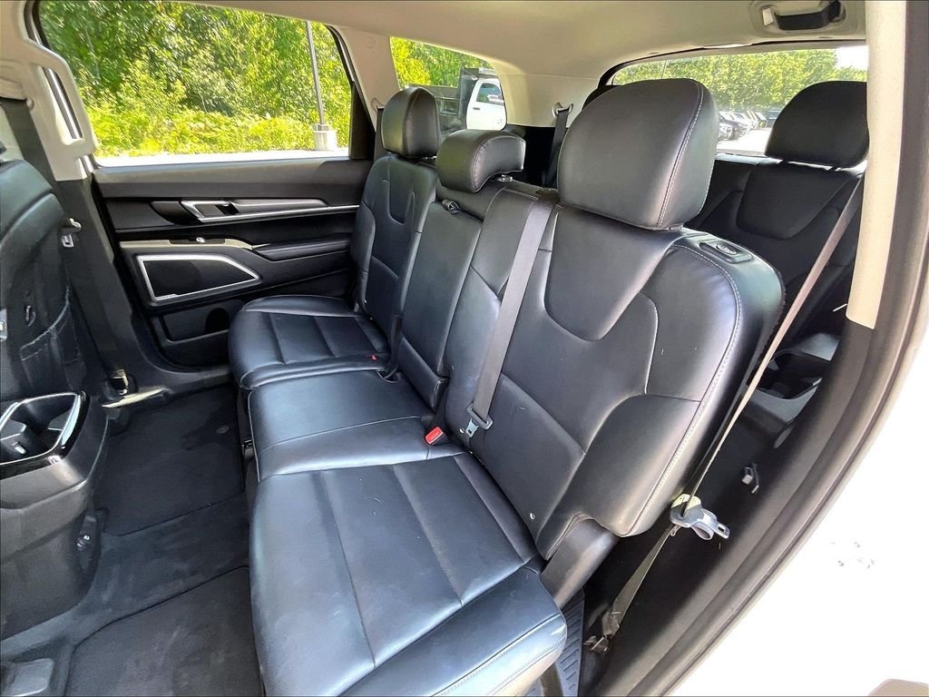 Used 2020 Snow White Pearl Kia LX image 14