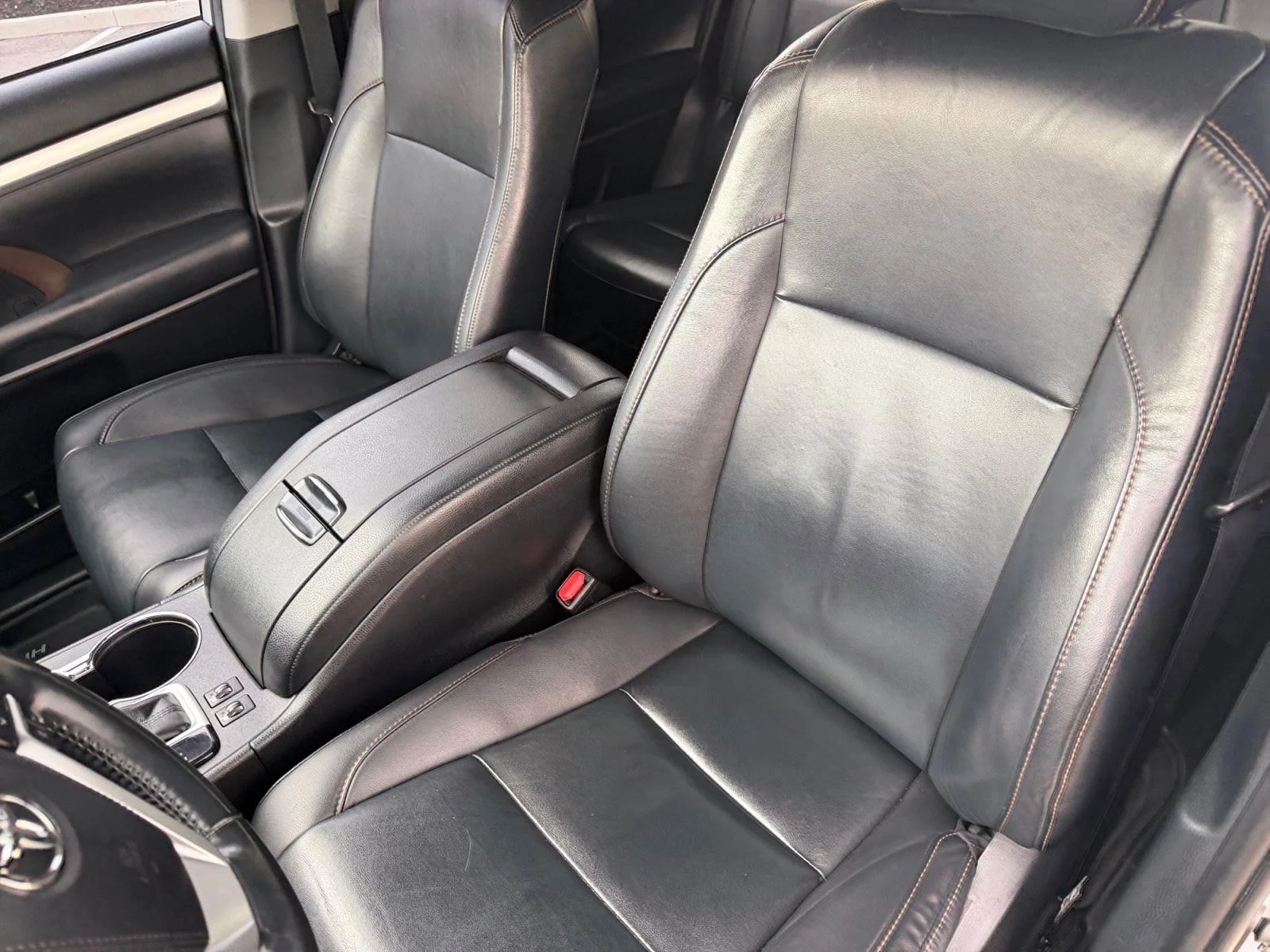 Used 2019 Celestial Silver Metallic Toyota XLE image 38