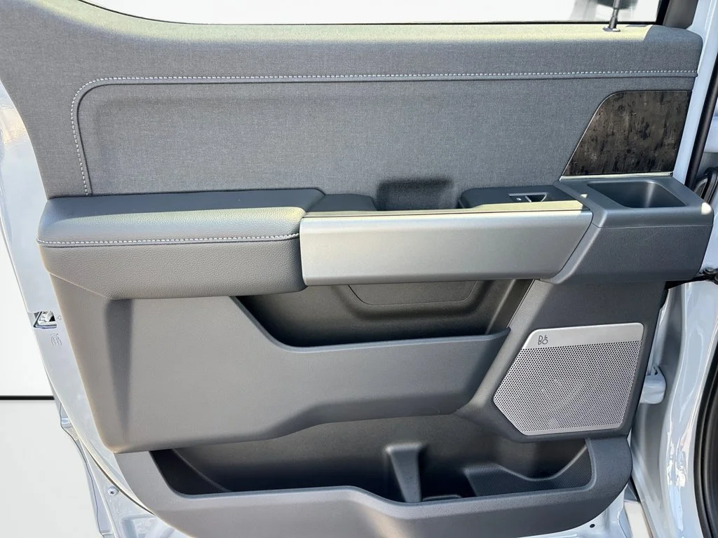 New 2026 Glacier Gray Metallic Tri-Coat Ford F-250® Lariat® image 19