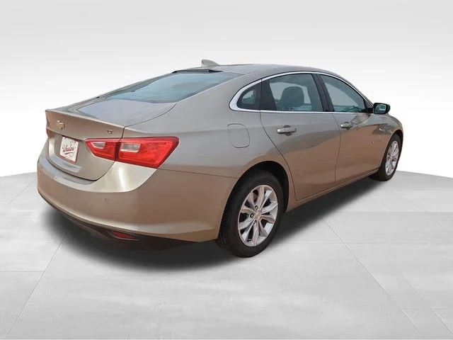 Used 2025 Mineral Gray Metallic Chevrolet 1LT image 5