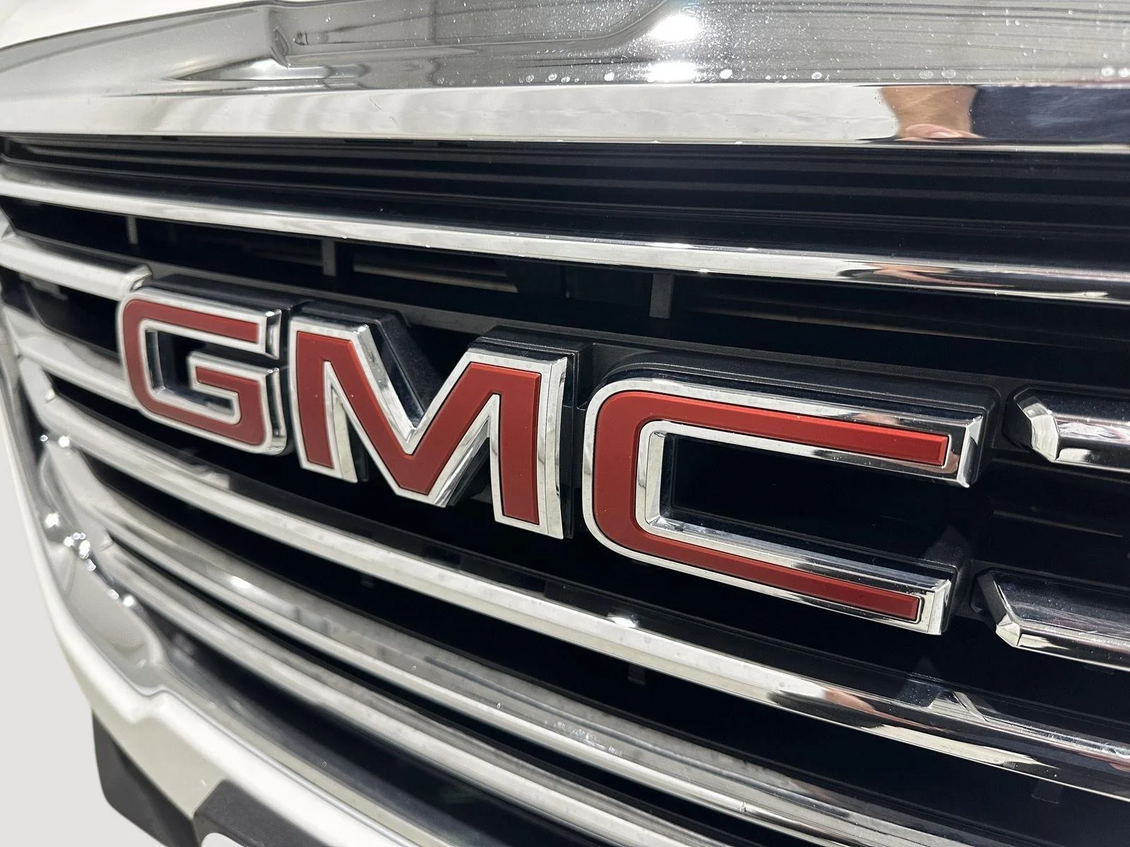 Used 2023 SUMMIT WHITE GMC SLT image 28
