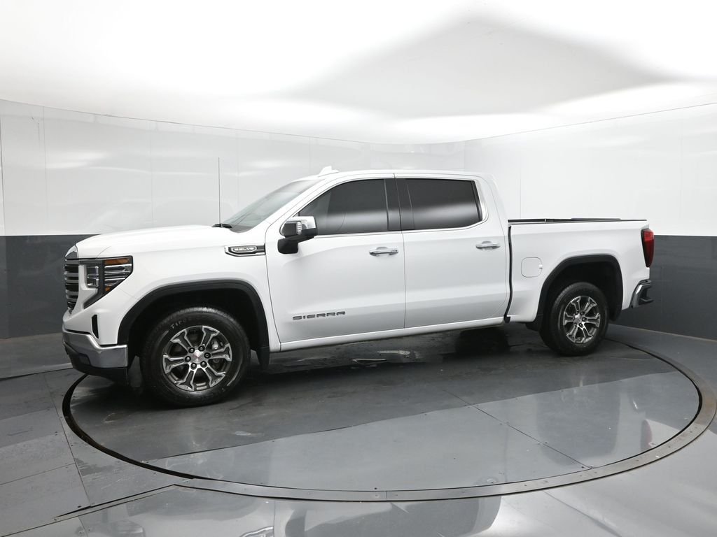 Used 2025 White GMC SLT image 30