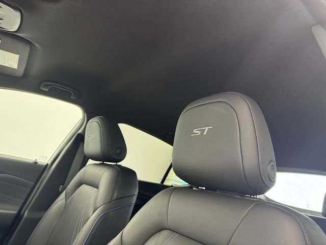 Used 2025 Summit White Buick Sport Touring image 5