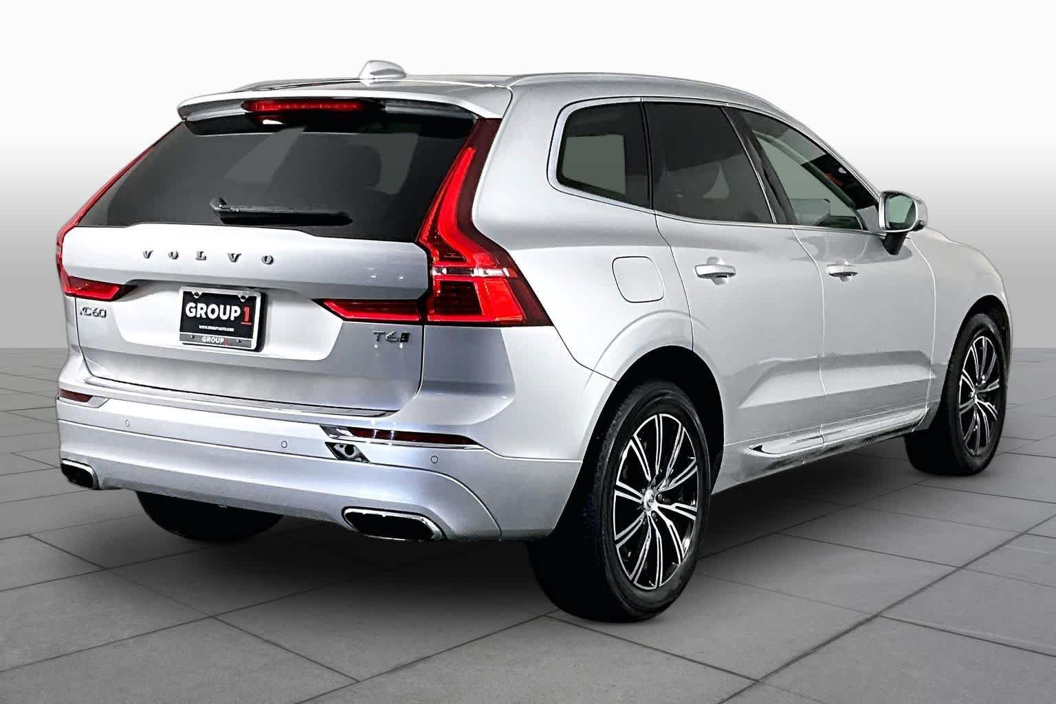 Used 2021 Bright Silver Metallic Volvo Inscription image 13