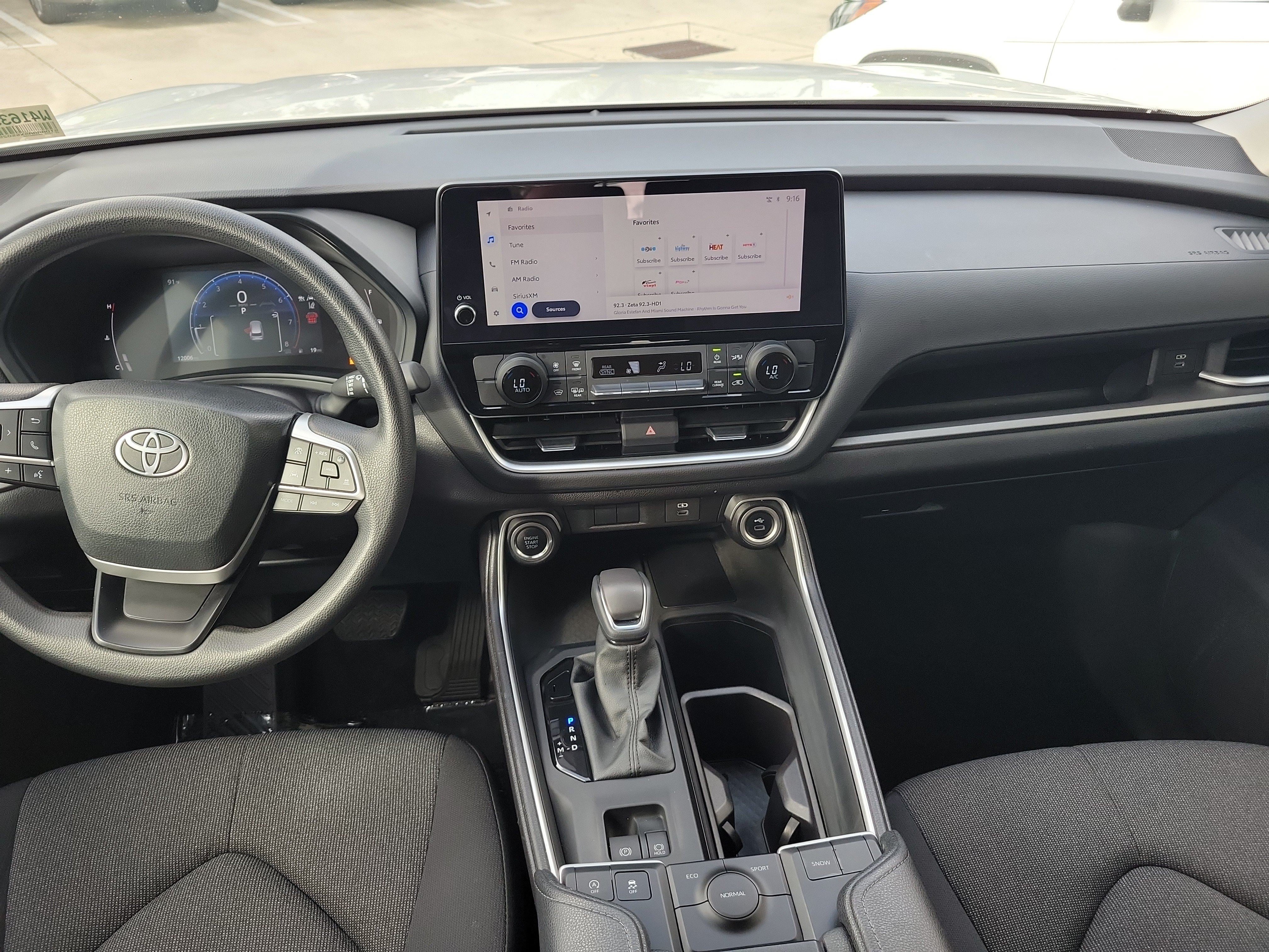 Used 2025 Pearl Toyota LE image 17