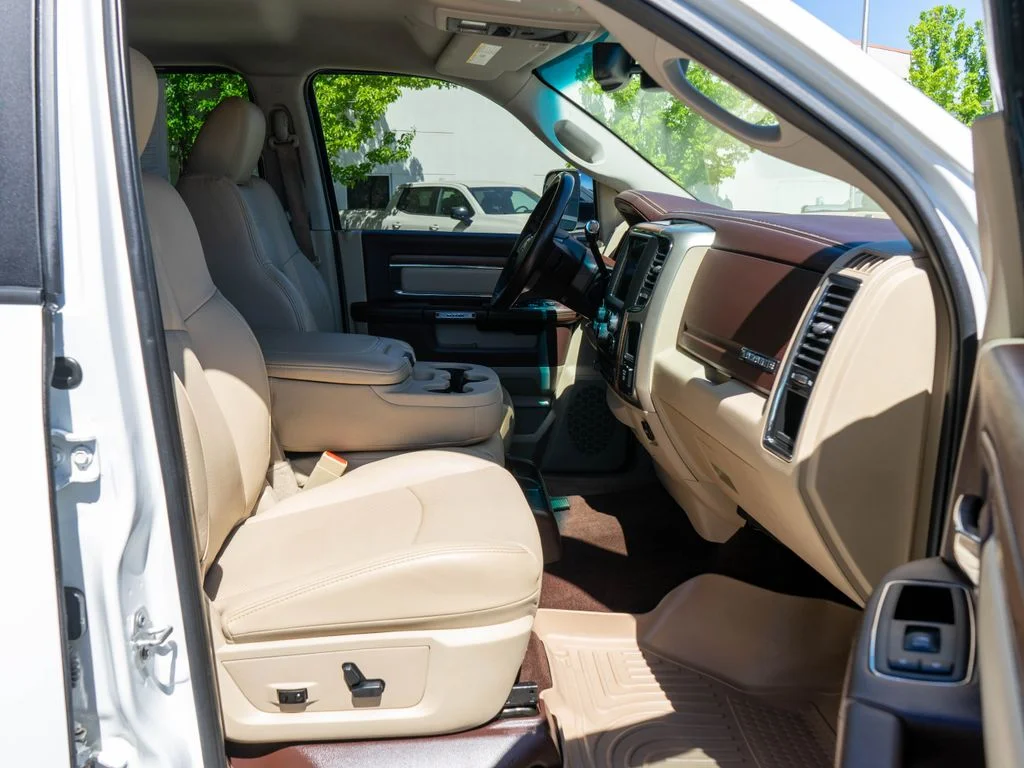 Used 2017 White Ram Laramie image 10