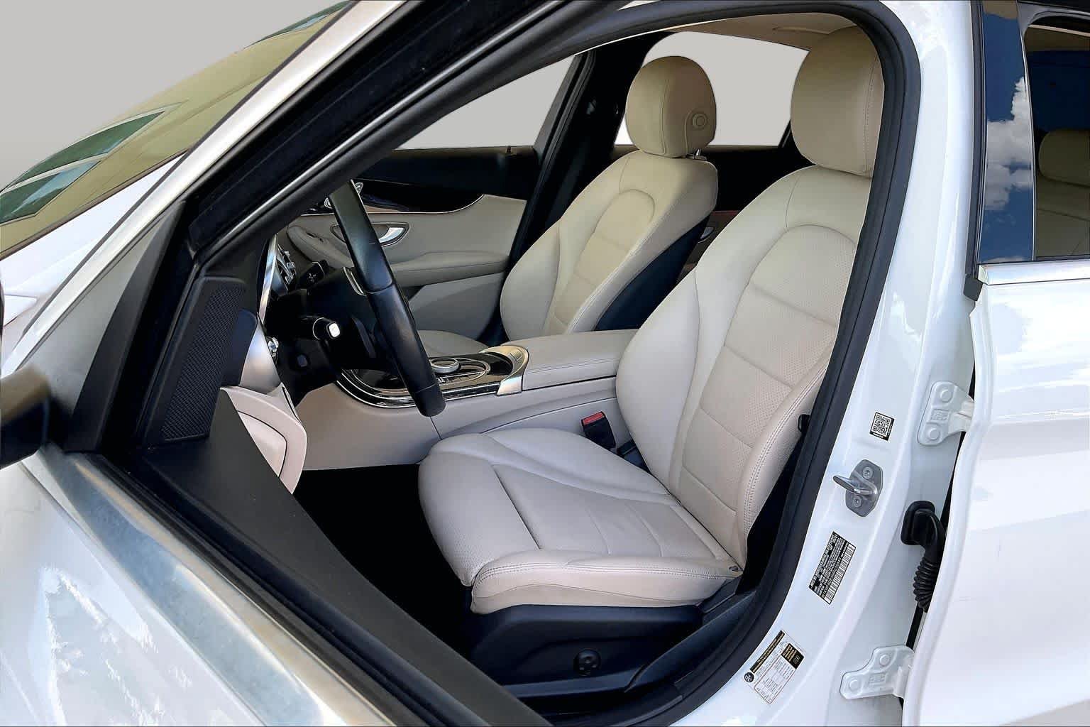 Pre-Owned 2021 Mercedes-Benz C 300