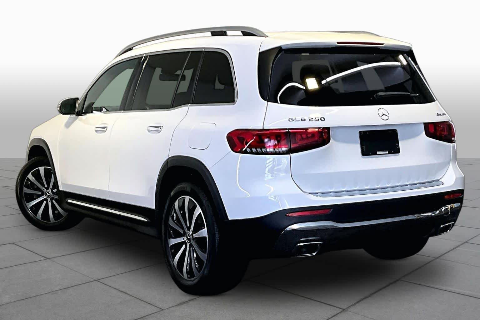 Certified Used 2023 Polar White Mercedes-Benz GLB 250 image 11
