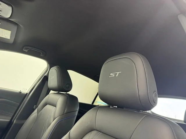 Used 2025 Summit White Buick Sport Touring image 5