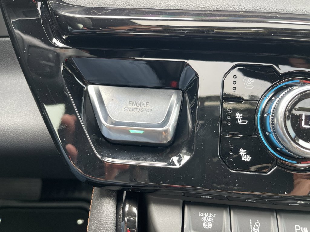 New 2026 Summit White GMC AT4 image 17