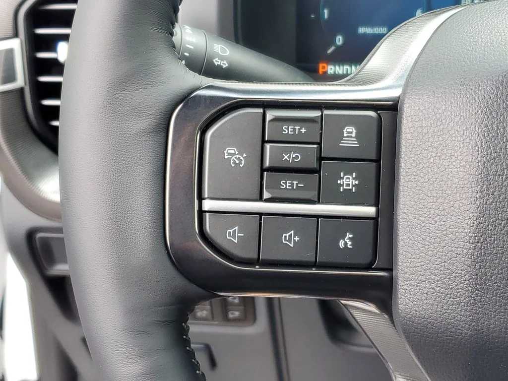 New 2026 Star White Metallic Tri-Coat Ford Platinum® image 11
