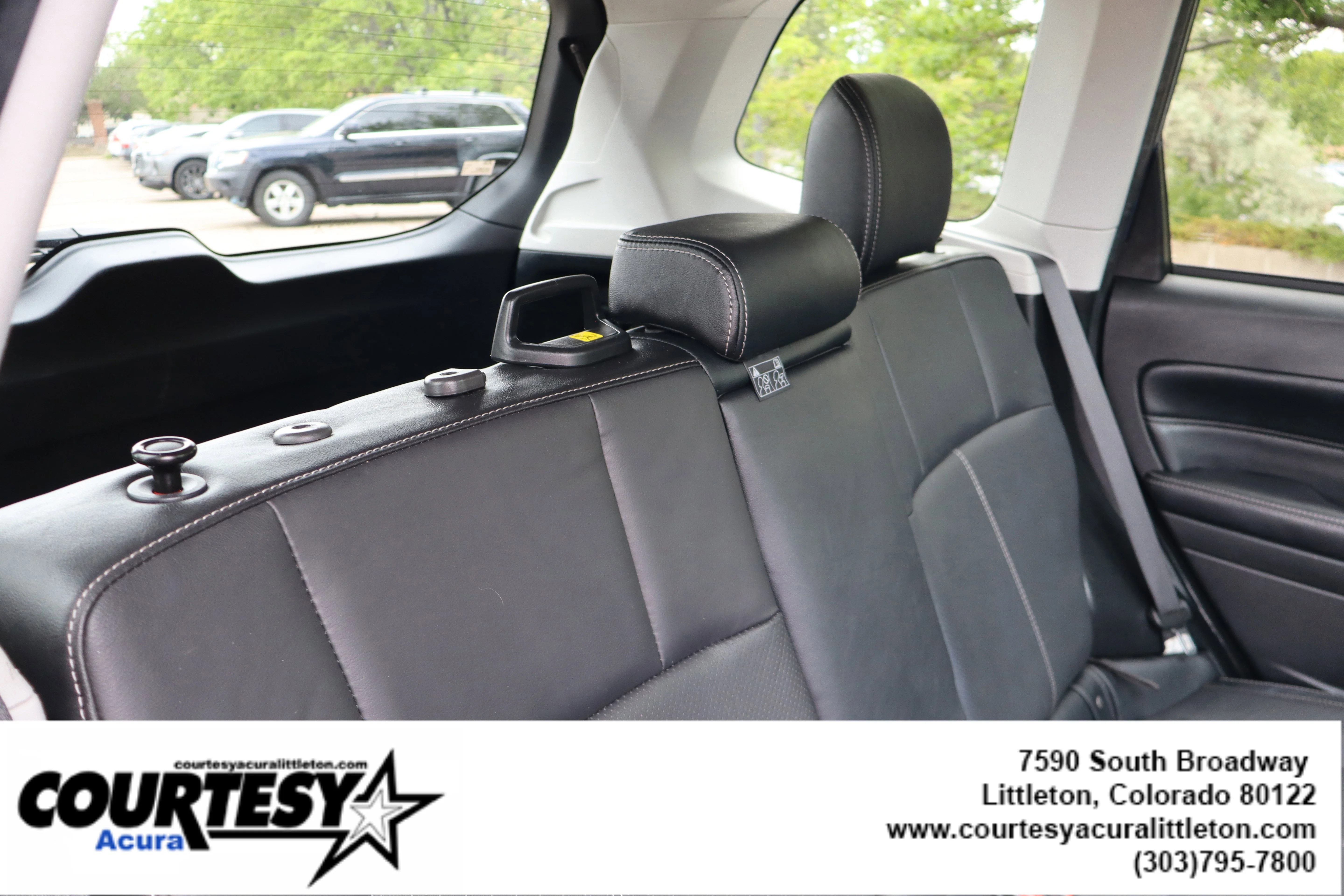 Used 2018 Quartz Blue Pearl Subaru Touring image 30