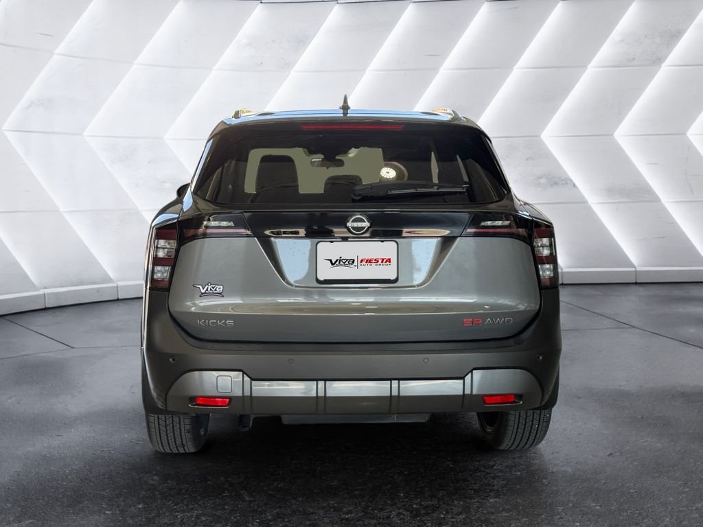Certified Used 2025 Gray Nissan SR image 5