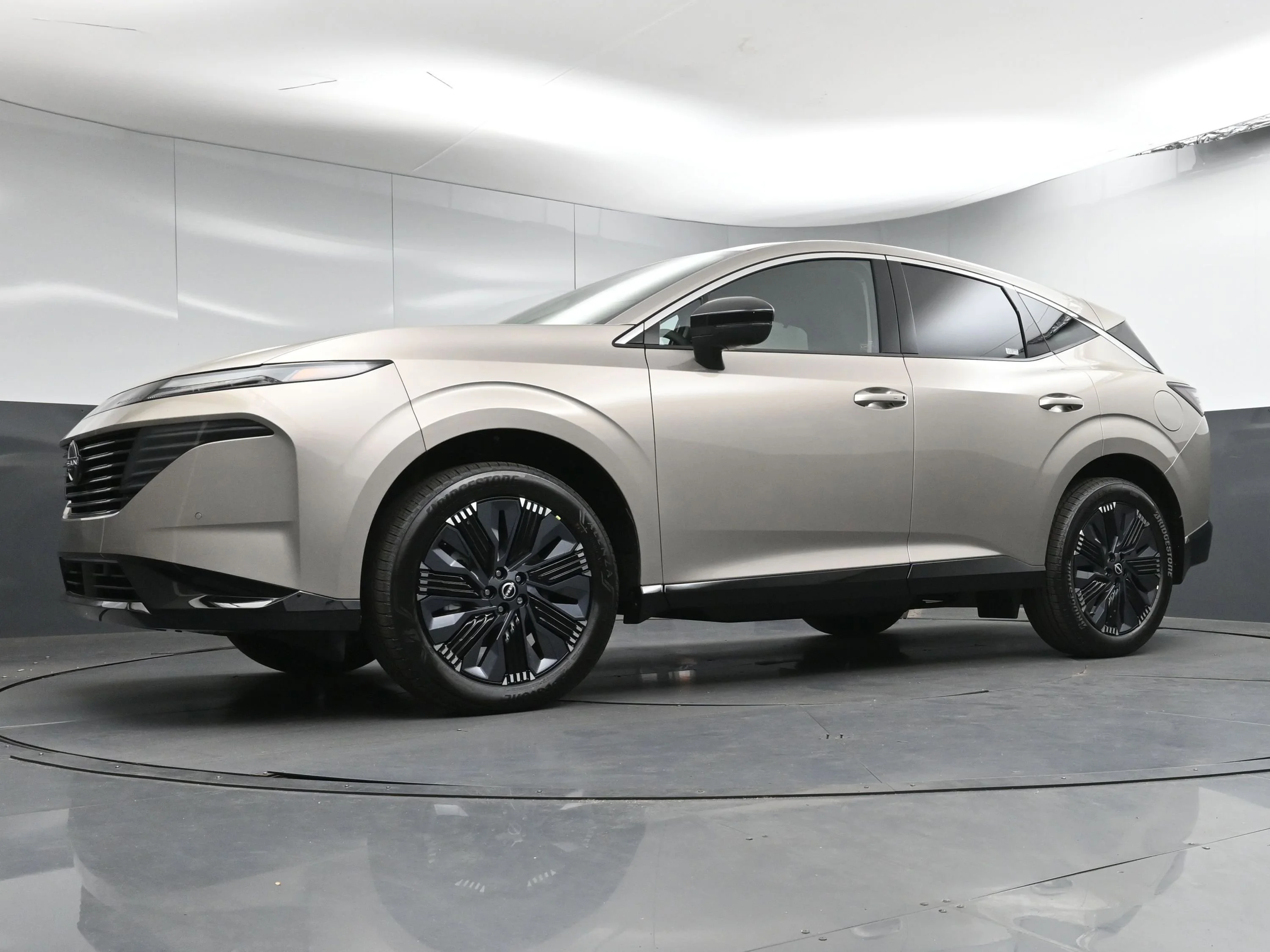 New 2026 Champagne Silver Metallic Nissan Platinum image 23