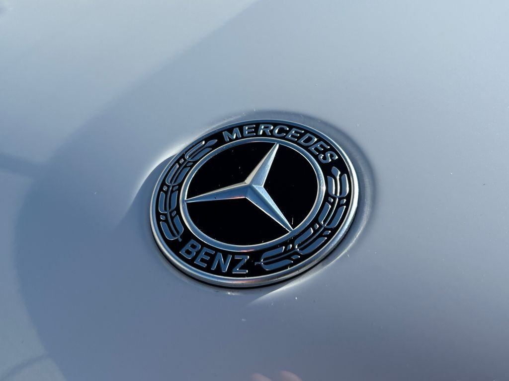 New 2027 MANUFAKTUR Moonlight White Metallic Mercedes-Benz GLE 450 image 29