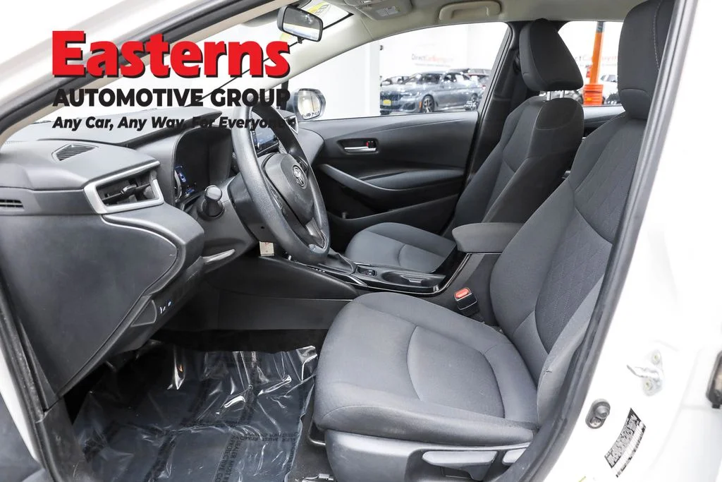 Used 2021 White Toyota LE image 14
