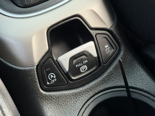 Used 2017 Diamond Black Jeep  image 21