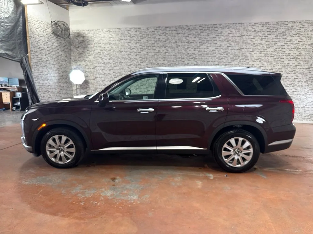 Used 2024 Sierra Burgundy Hyundai SEL image 4