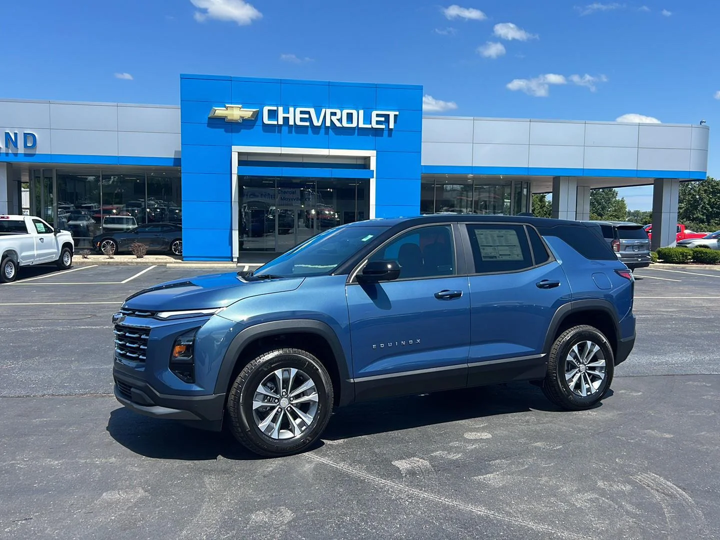 2027 Chevrolet Equinox LT - Photo 2