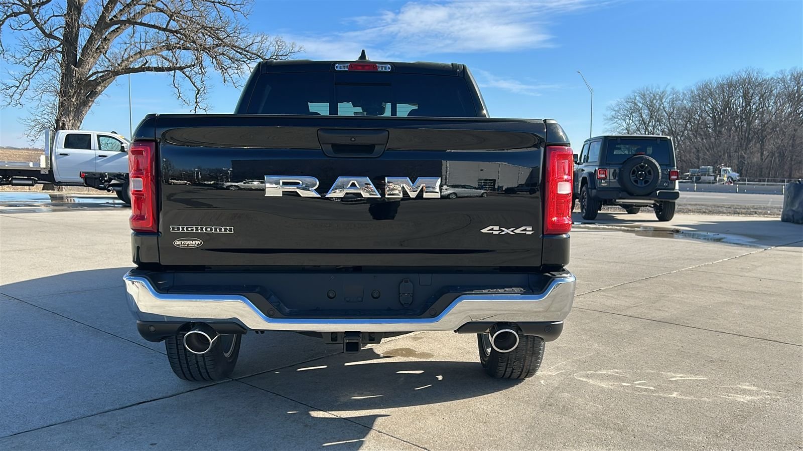 New 2026 Diamond Black Crystal Pearl-Coat Exterior Paint RAM Big Horn/Lone Star image 4