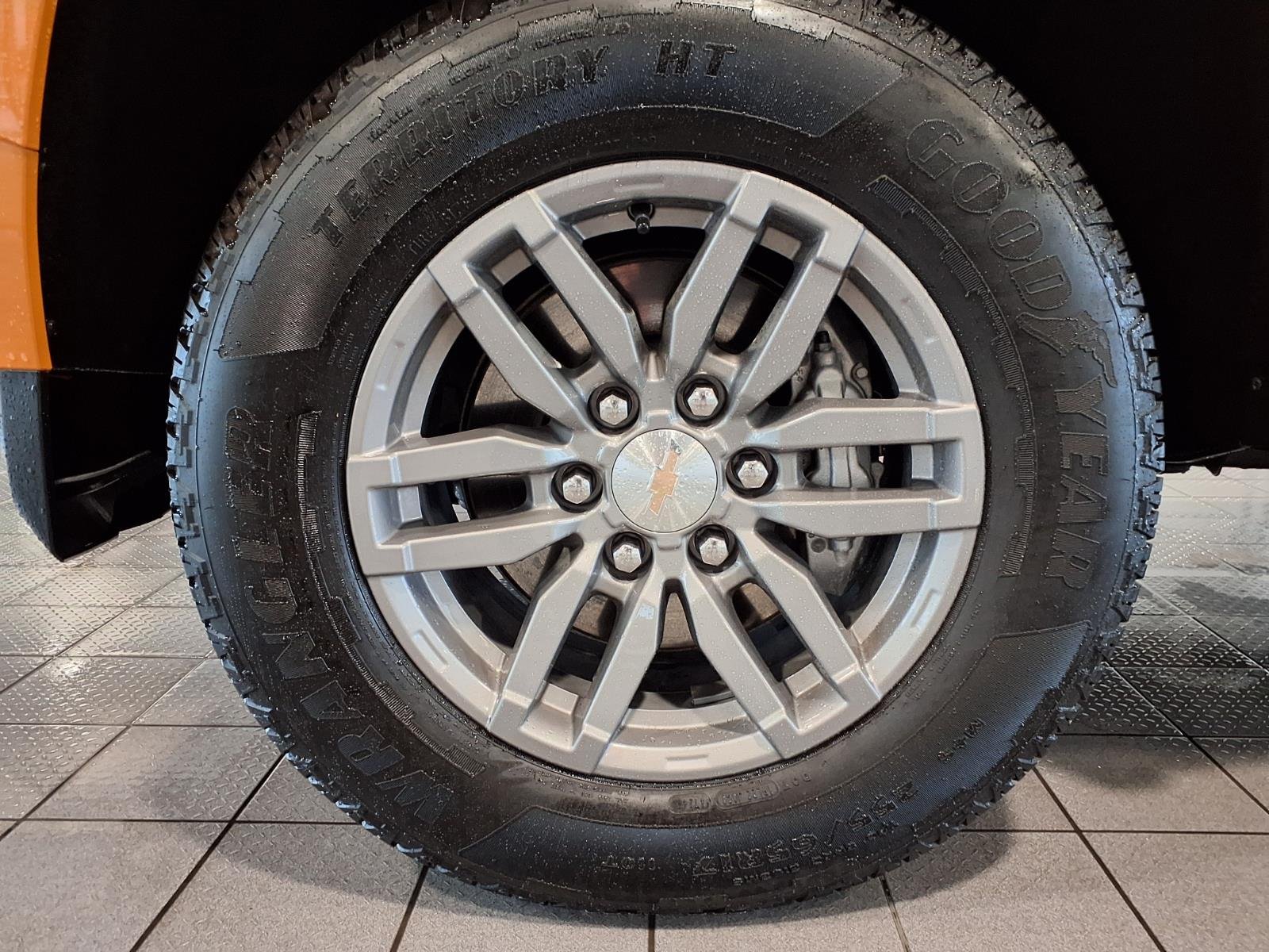 Used 2025 Sunrise Orange Chevrolet WT/LT image 32