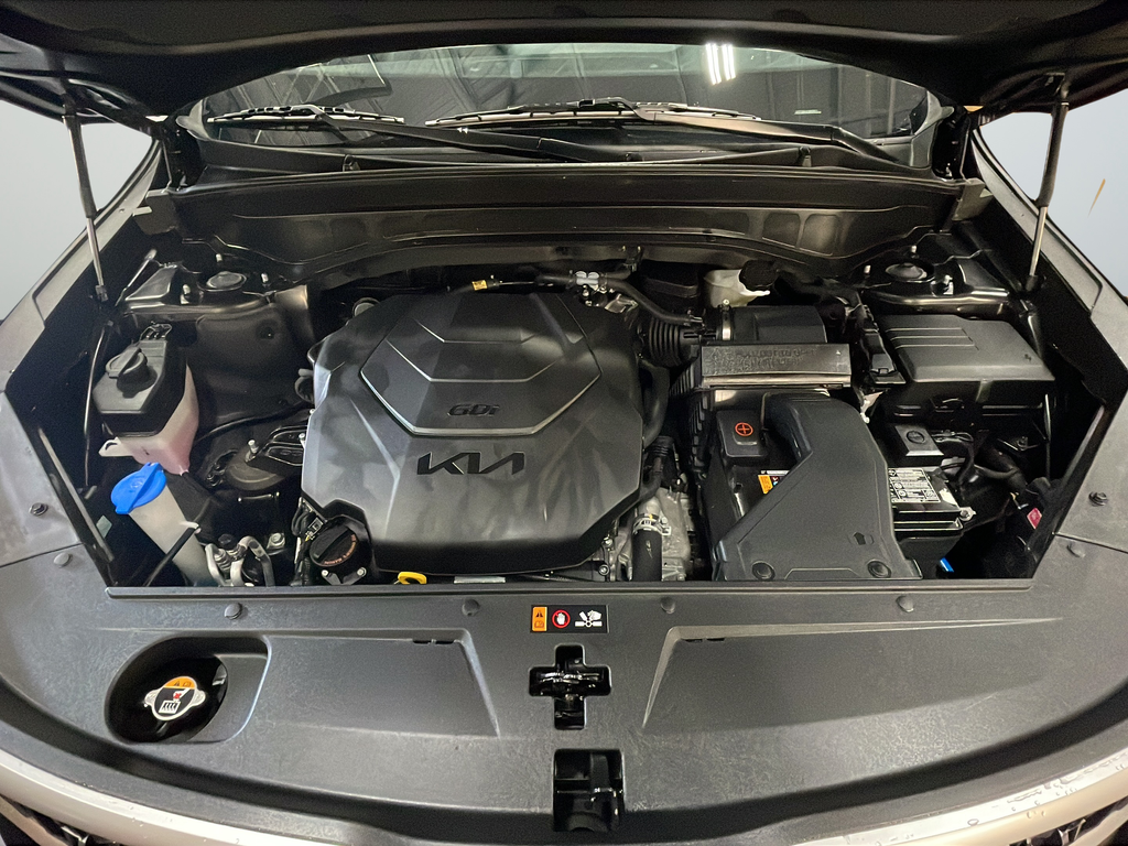 Used 2025 Black Kia EX image 39