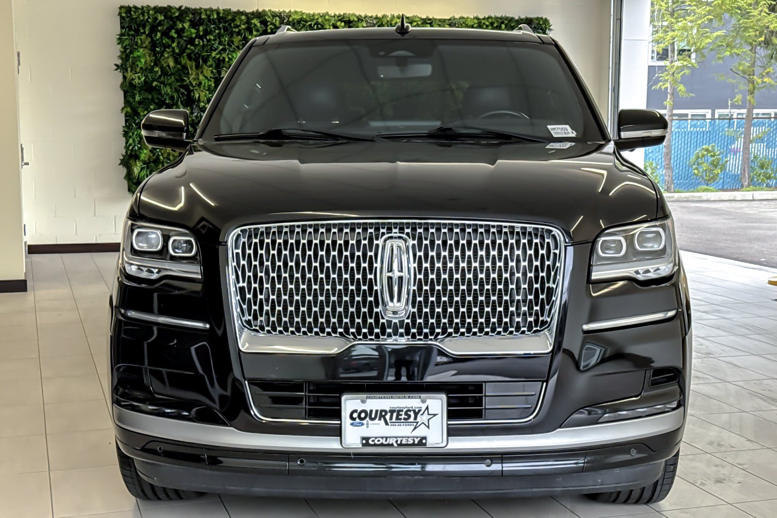 Certified Used 2024 Infinite Black Metallic Lincoln Reserve image 9