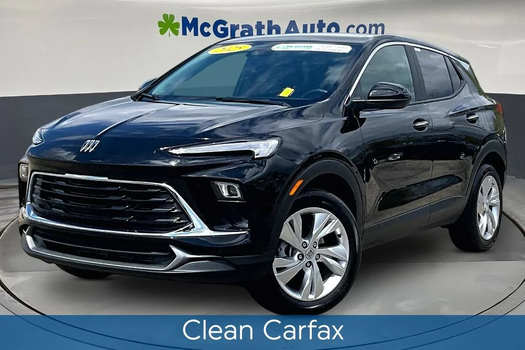 Used 2025 Black Buick Preferred image 3