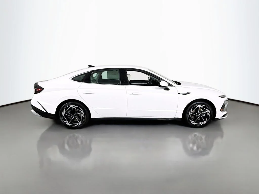 New 2026 Serenity White Hyundai SEL Sport image 8