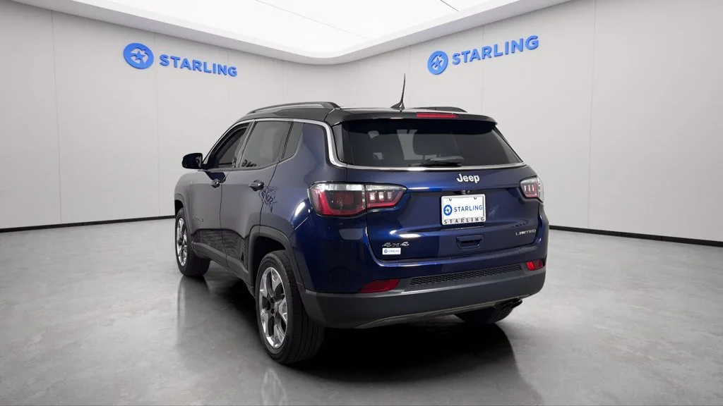 Used 2018  Jeep Limited image 6