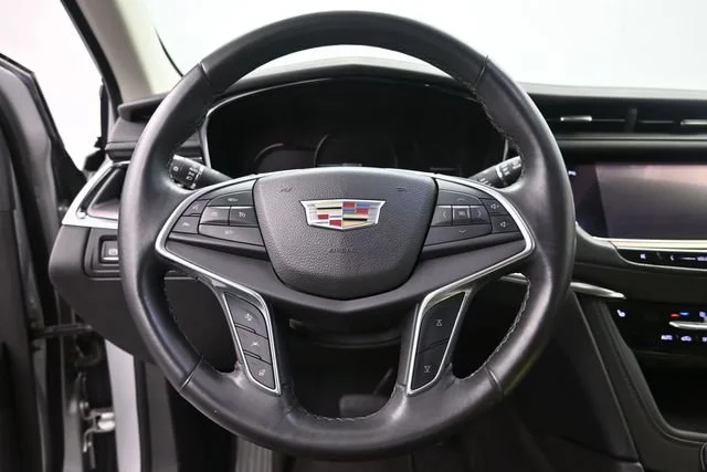 Used 2017 RADIANT SILVER METALLIC Cadillac Luxury FWD image 14