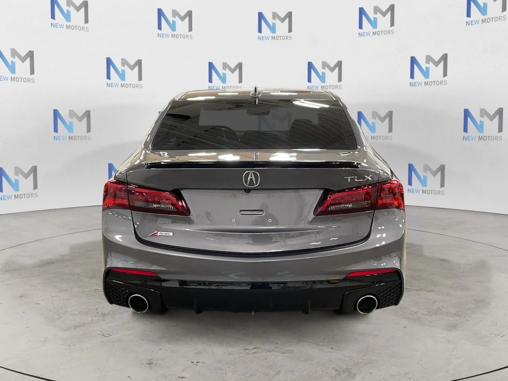 Used 2019 Gray Acura 3.5L Technology Pkg w/A-Spec Pkg image 4