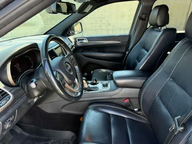 Used 2016 Granite Crystal Metallic Clearcoat Jeep Limited image 29