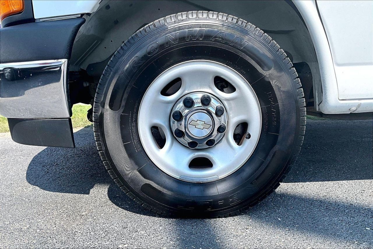Used 2022 Summit White Chevrolet RWD 3500 Extended Wheelbase LT image 2