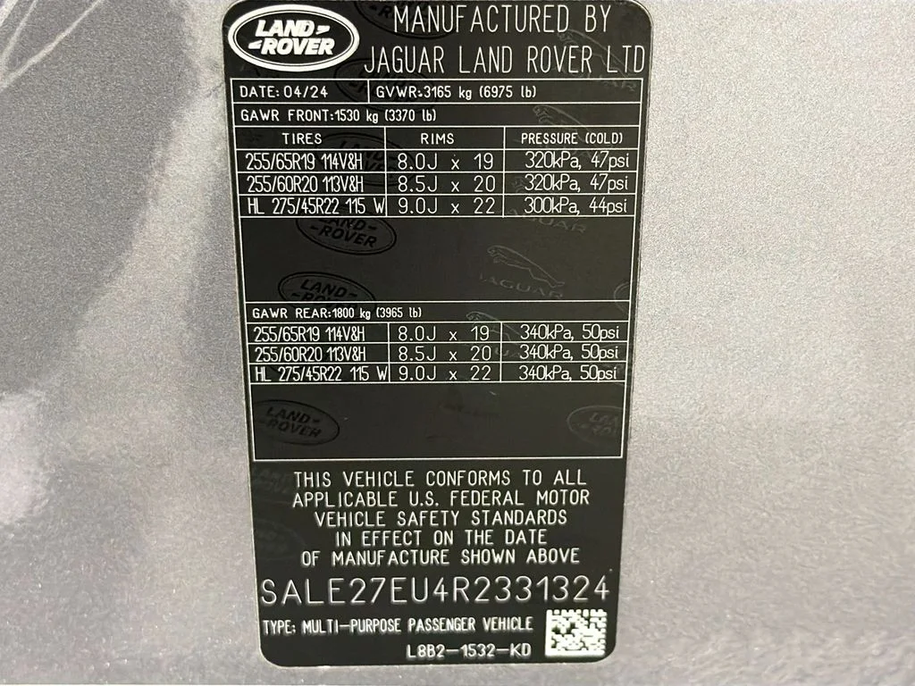 Certified Used 2024 Eiger Gray Metallic Land Rover X-Dynamic SE image 34